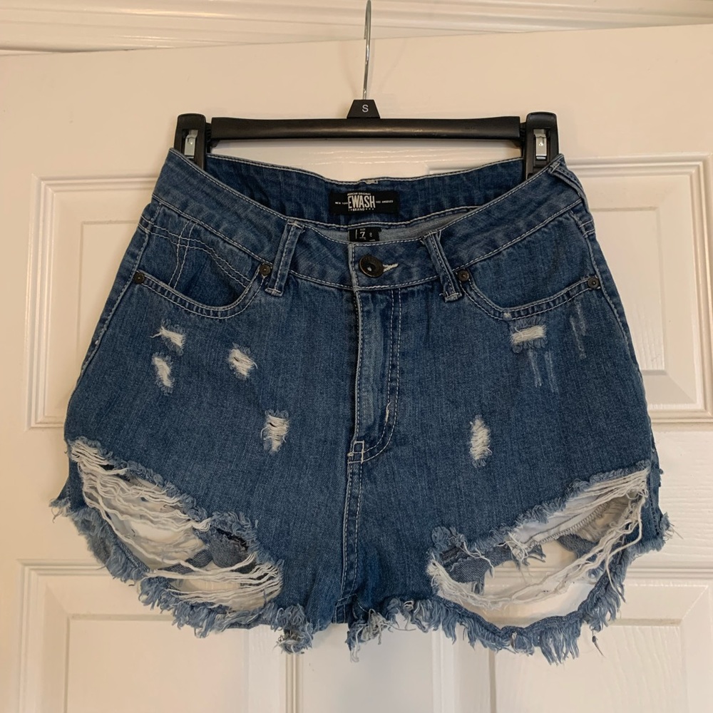 DISTRESSED JEAN SHORTS
